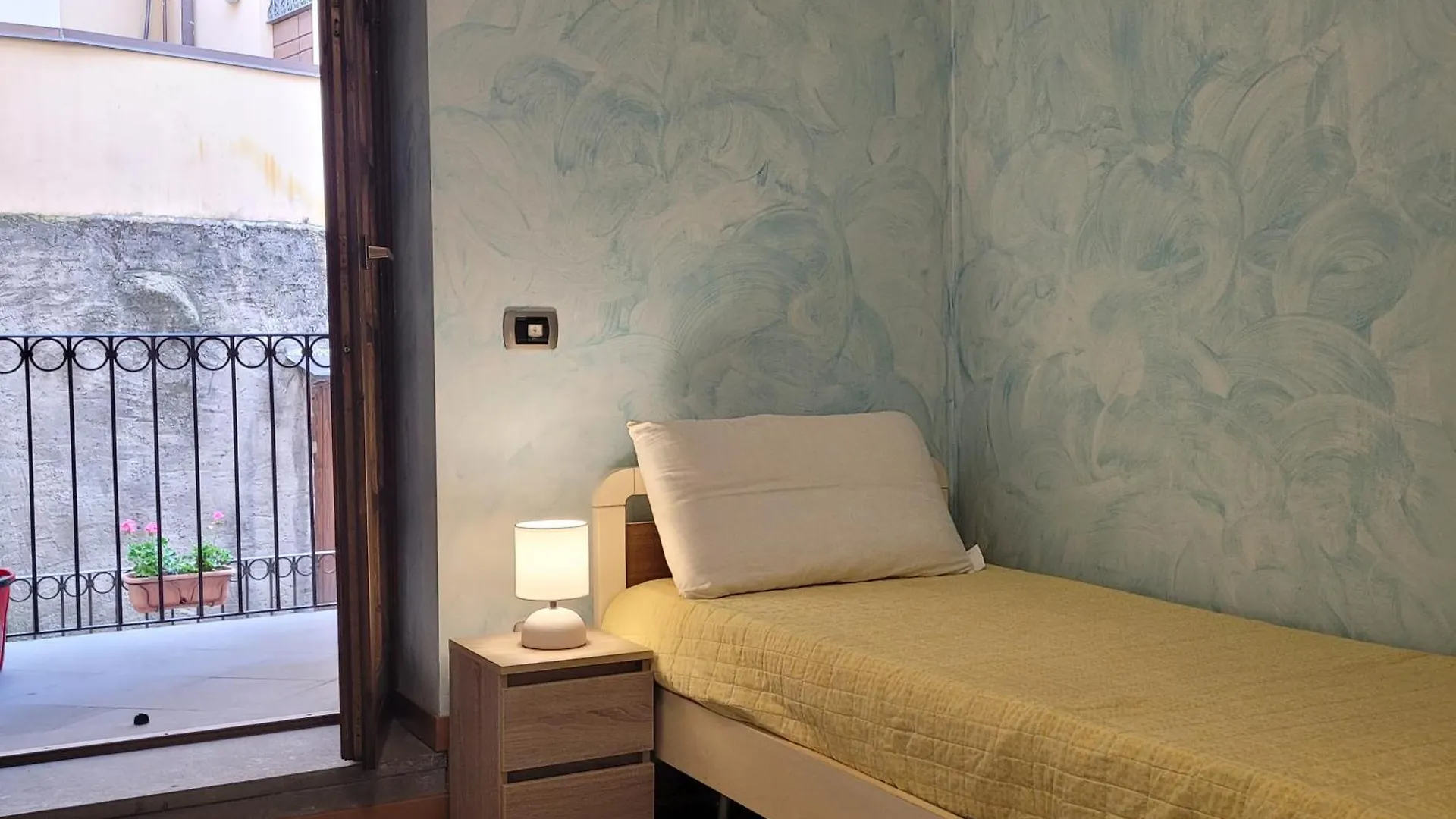Il Cortiletto Mountain Lake Iseo Hospitality Costa Volpino 0*,